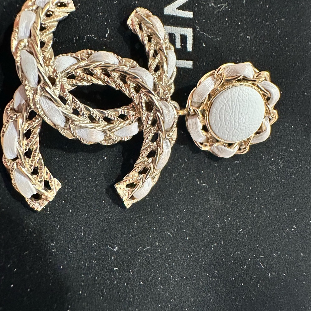 Chanel Earrings - Picture 3 of 6